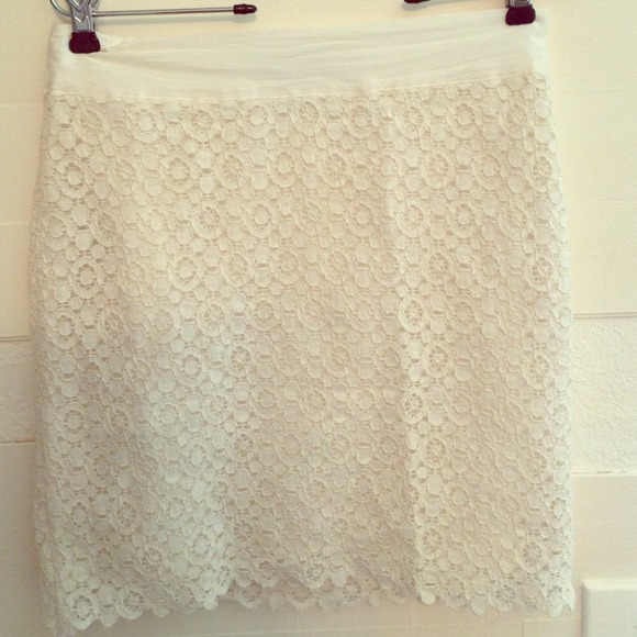 Lace skirt