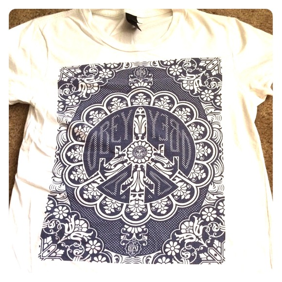 Obey tee $3