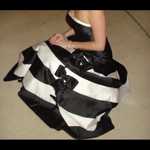 JESSICA MCCLINTOCK DRESS - Picture 3 of 4