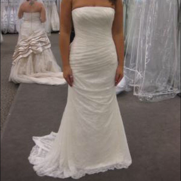 Vera Wang all Lace wedding dress. - Picture 2 of 4