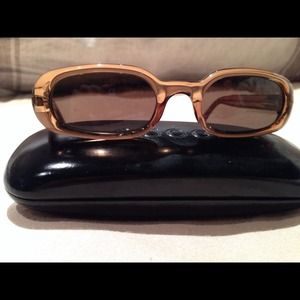 Brown Gucci sunglasses