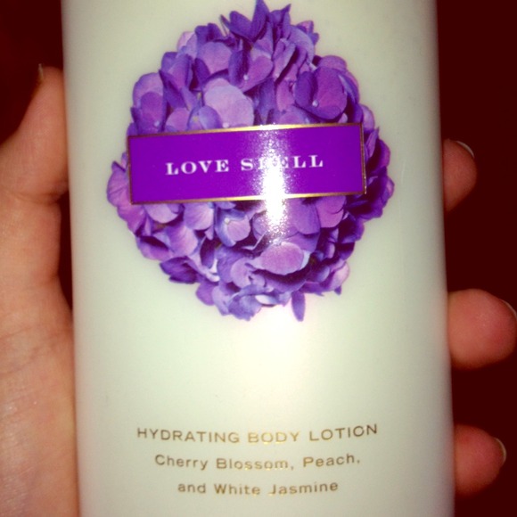 Victoria's Secret love spell bundle on reserve