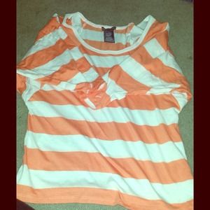 Cute 3/4 sleeve top!