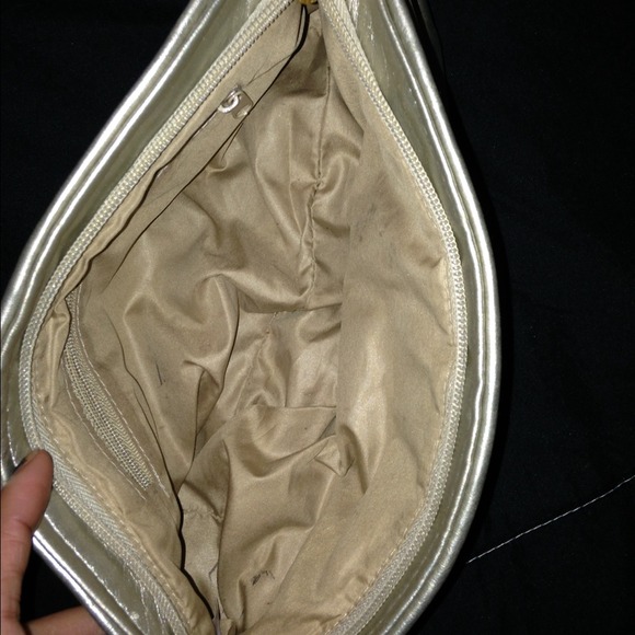 Cute Silver Clutch !! - Picture 2 of 4