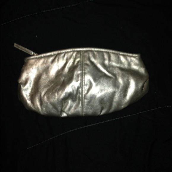 Cute Silver Clutch !! - Picture 4 of 4