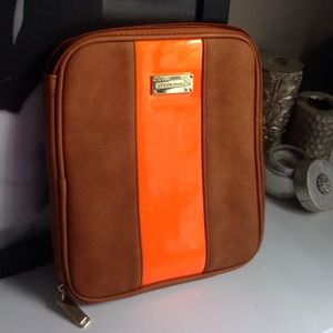 Steve Madden iPad carrier
