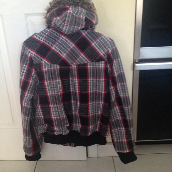 PLAID WINTER JACKET - Picture 2 of 3