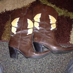Traded**Cowgirl boots