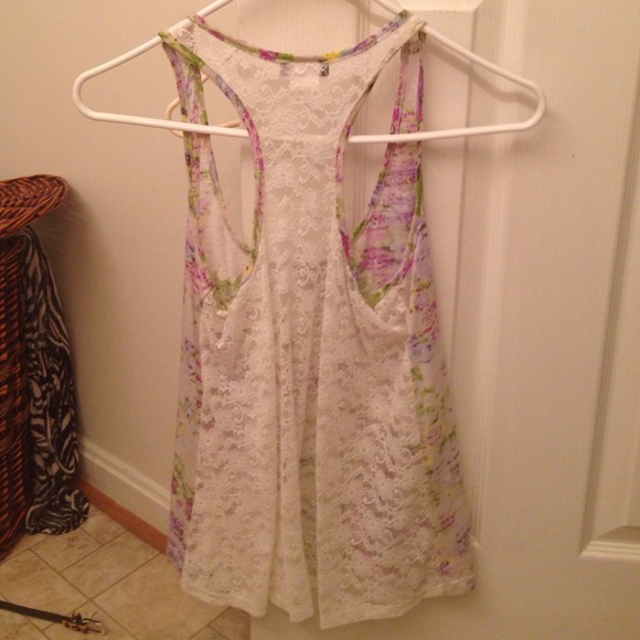 Lace floral crop top - Picture 2 of 2