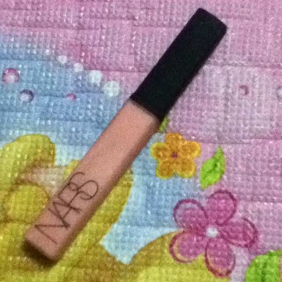 SOLDNARS lipgloss in Turkish delight