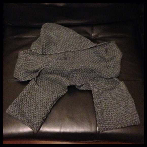 *SOLD* Cozy Hooded Scarf with Pockets! - Picture 3 of 3