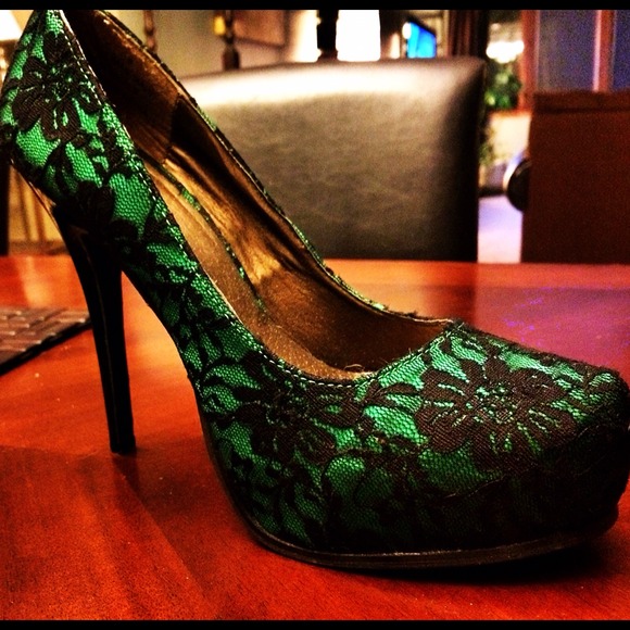 Green and Black Lace Pumps