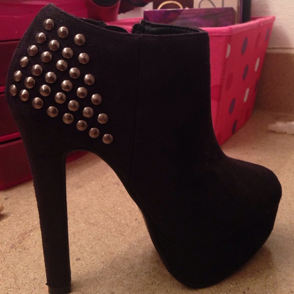Forever 21 boots - Picture 1 of 4