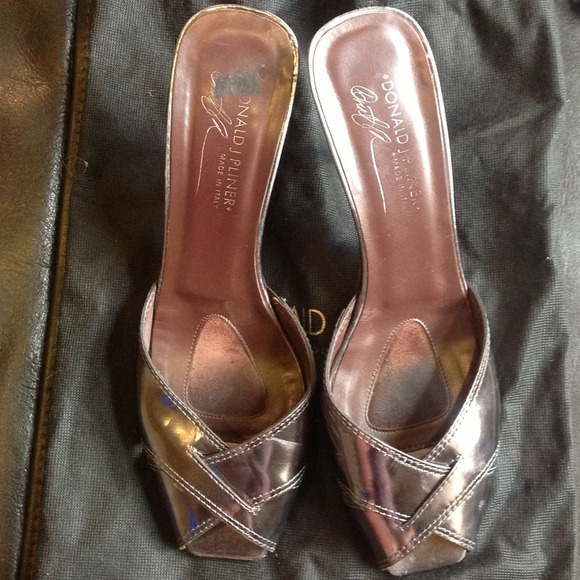 Silver metallic Sandals 👠