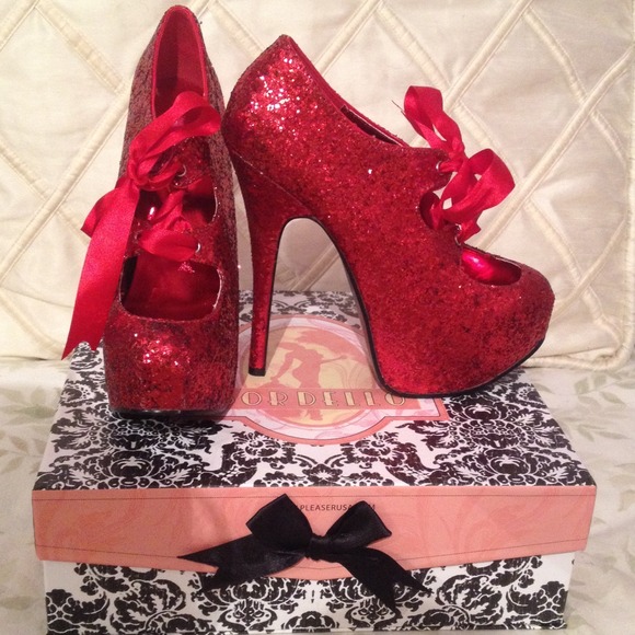 Bordello - sparkly red Dorothy pumps 👠
