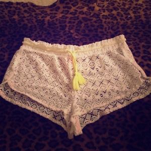 ❗️❗️SEASONAL SALE❗️❗️ VS white crochet coverup