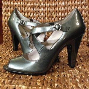 Nine West - Pewter Patent Peep Toes