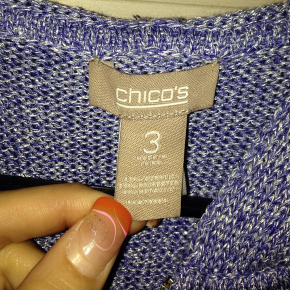 ⛔️SOLD⛔️ Beautiful, comfortable, Woman's Zip Up - Picture 2 of 4