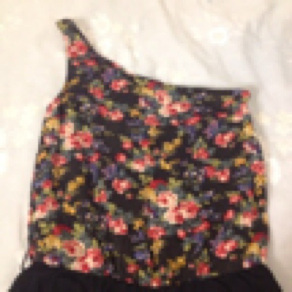 Cute Romper Size SMALL 👗 - Picture 2 of 3