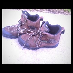 Size 4 RealTree Kids Hunting Boots Camo