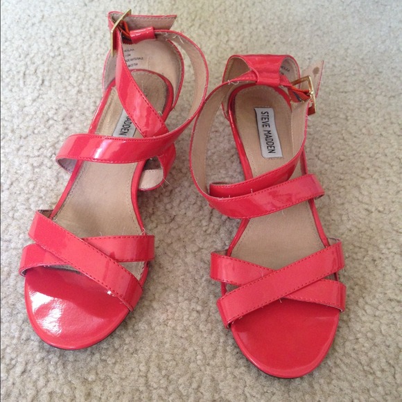 Coral Steve Madden sandals