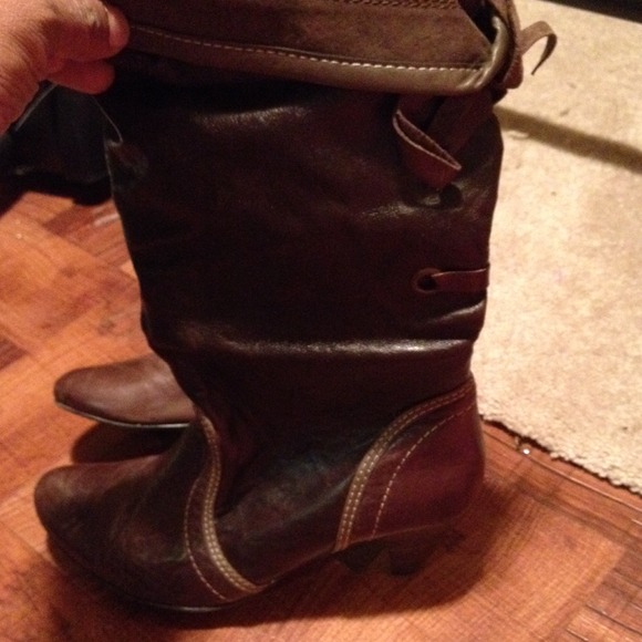 Aldo brown boots size 8