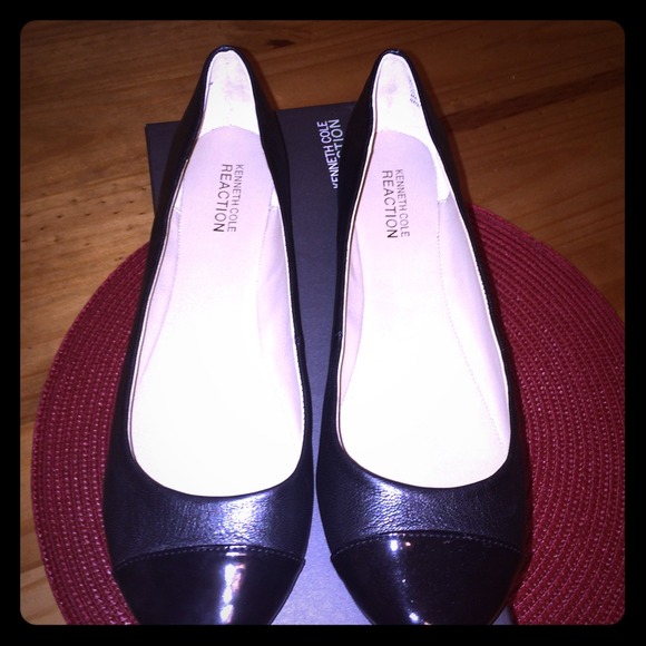 Kenneth Cole Flats.