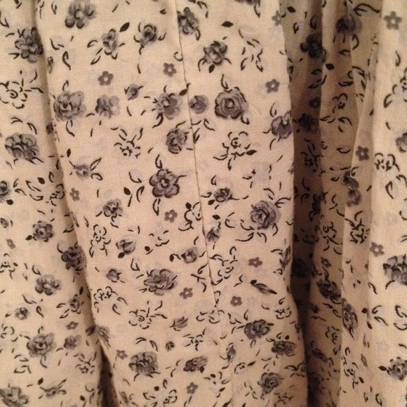 Brandy Melville skirt SOLD❌❌❌ - Picture 2 of 3