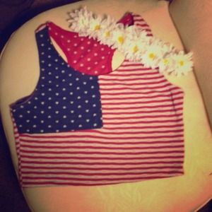 American flag crop top 🇺🇸 w/ sunflower crown 🌻
