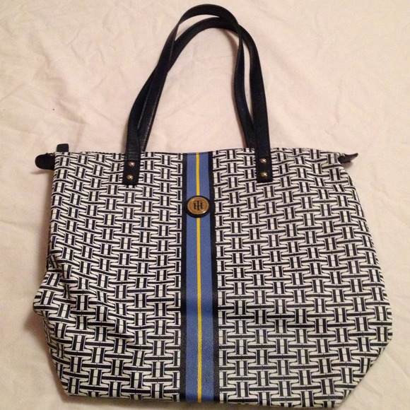 Tommy Hilfiger purse