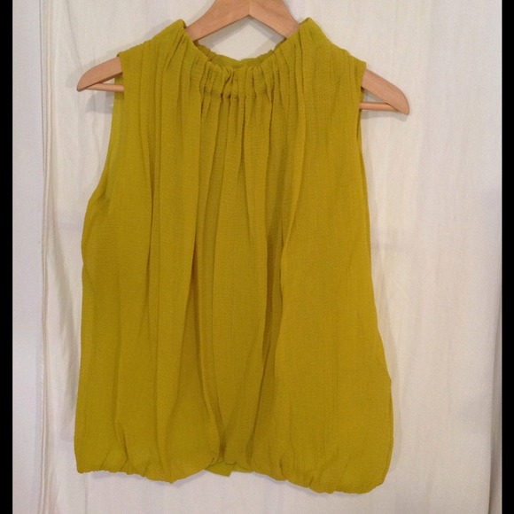 Araks silk chiffon puff top, very 60s. Lined.