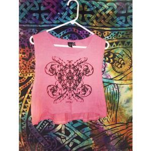 UO Muscle T (semi high low) 🎀