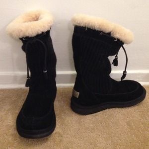 Ugg suede and wool crochet boot