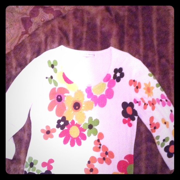 BEAUTIFUL COLORFUL LIGHTWEIGHT SWEATER!!!