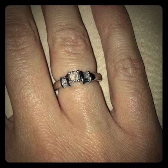 ❗️REDUCED❗️Platinum diamond ring