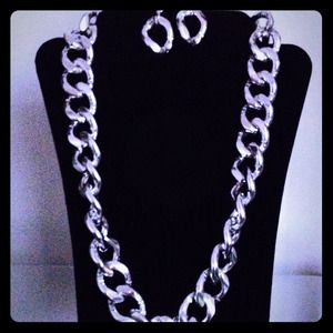 18 inch Silver Metal Link Style Necklace Set