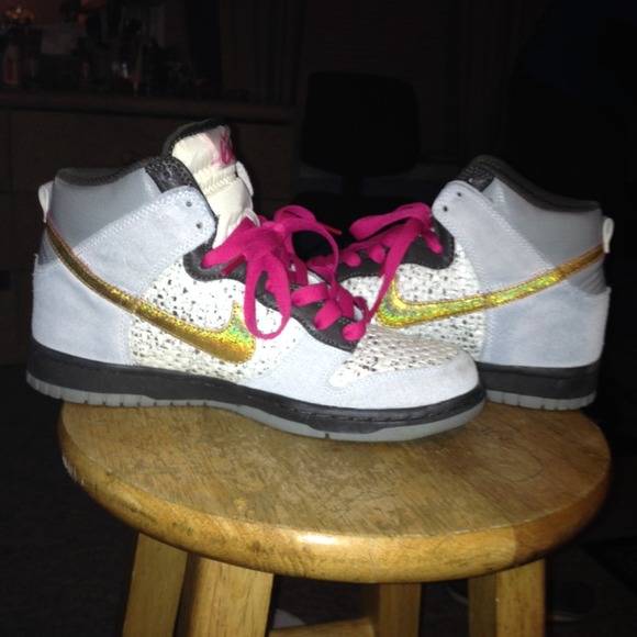 🚫SOLD🚫 Nike Dunks - Picture 2 of 4