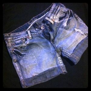 🚫SOLD%🚫IN BUNDLE%% Distressed denim shorts