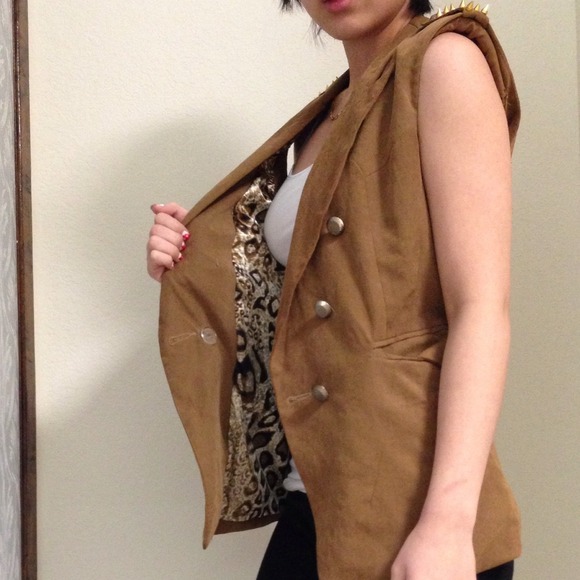 Short sleeve- brown Blazer - Picture 2 of 4