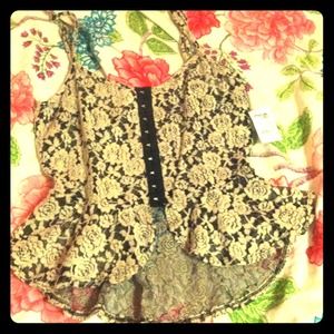 SOLD BRAND NEW lovely crop top