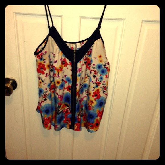 Spagettii strap top