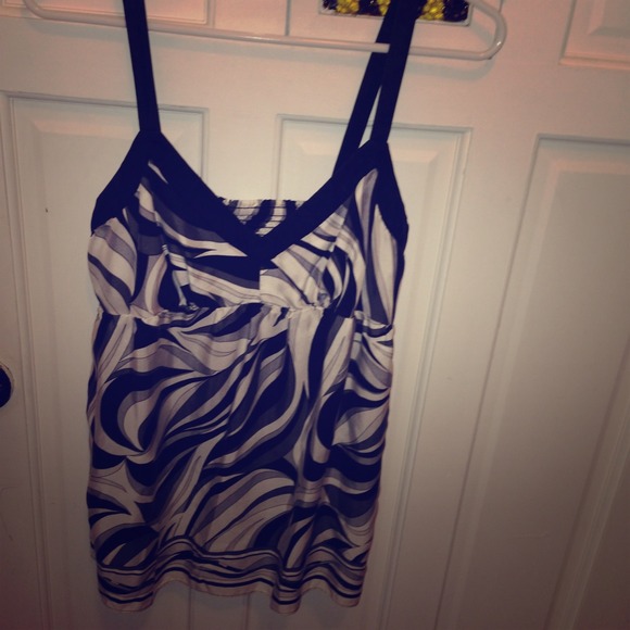 Top - Picture 1 of 2