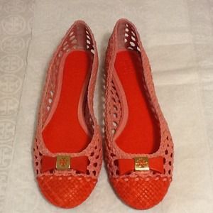 Tory bruch just wore once very new :)