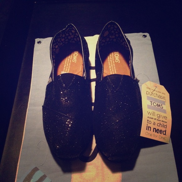 TOMS Black Glitter TOMS bag, Bracelet & Sticker