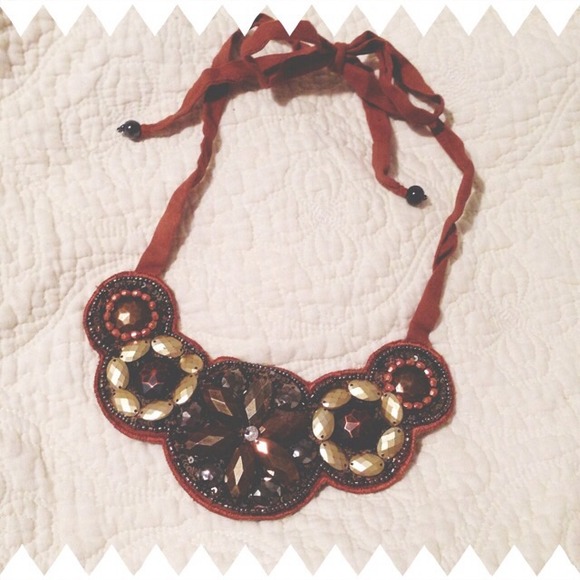 Jewelry - 🚫🚫SOLD in bundle🚫🚫Beaded statement necklace