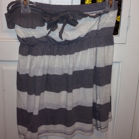 Strapless top