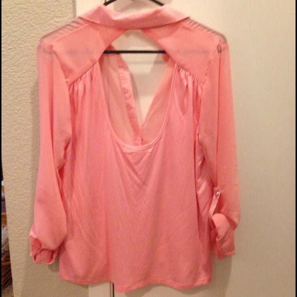 Pink blouse - Picture 3 of 4
