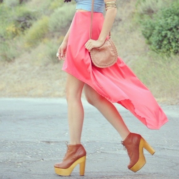 Urban Outfitters Shoes - Tan Wooden Platforms