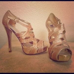 🌀🌀HOLD🌀🌀Gold Party Heels