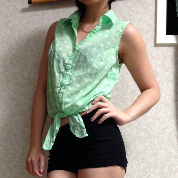 Polka dot green top - Picture 2 of 3